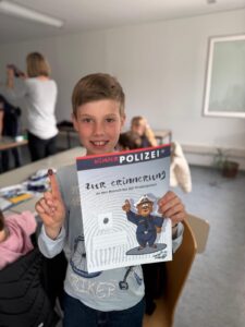 hdimg4f10ab777f722f3998771f2ca2b32b