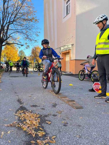 hdimg2e6581ee8e866eb19d7615e0f88e31