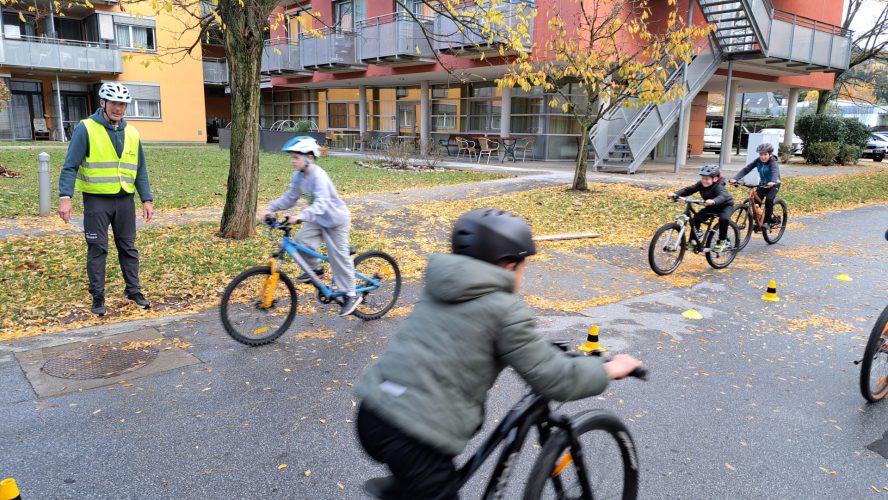 hdimg4dd4981d6b2838b3fee74f19e456f3