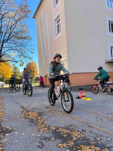 hdimgc4f15320322ba3497cbbb2bd4409ba